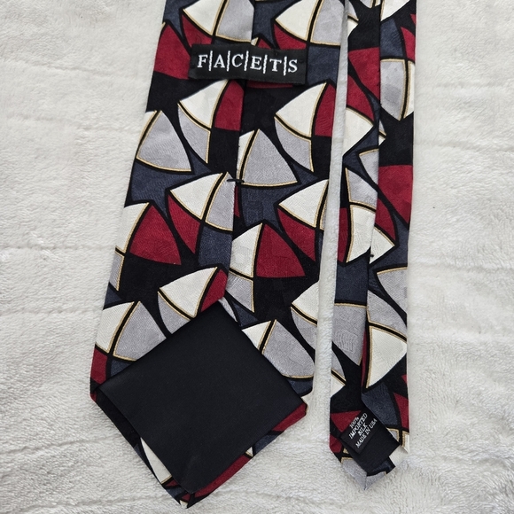 FACETS Vtg Men's Tie Navy Blue Red BLACK Gold White 3.5‎ X 58 - Picture 6 of 8